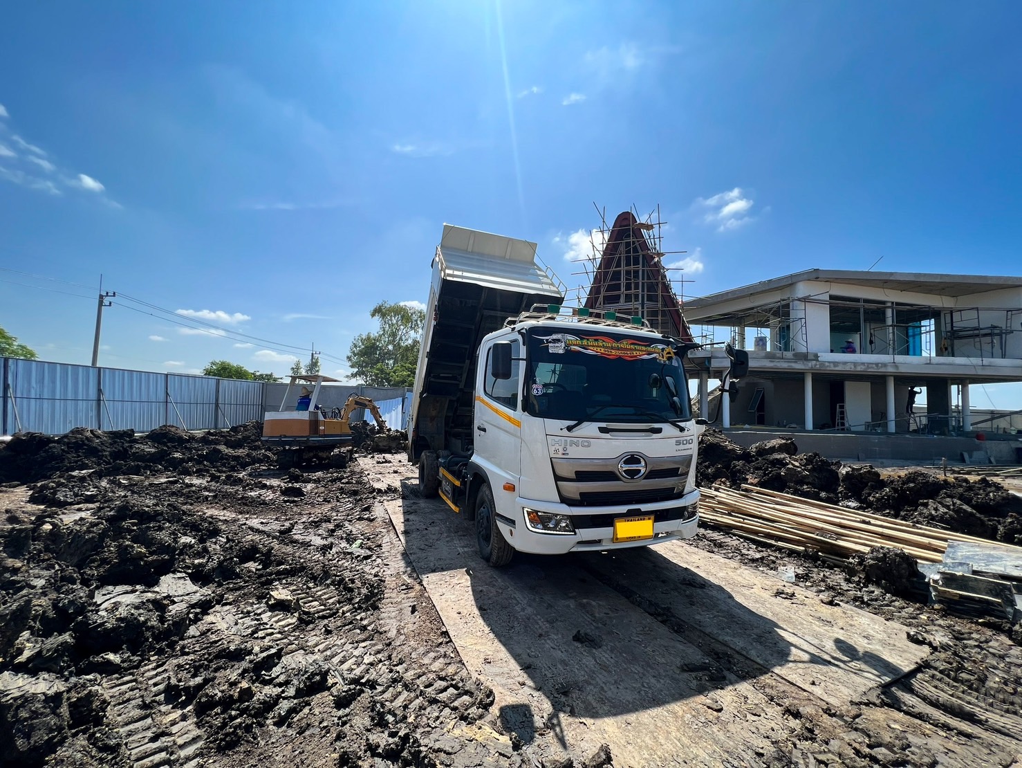 15 - https://sorphanlarnbackhoe.com | บริษัท ส.พันล้าน การโยธาและ ขนส่ง จำกัด - ให้เช่ารถแบคโฮ PC30 - PC120 รถบด 4 -10 ตัน  รถแทรกเตอร์ รถดั้มพ์ 3 คิว 5 คิว รายวัน/รายเดือน