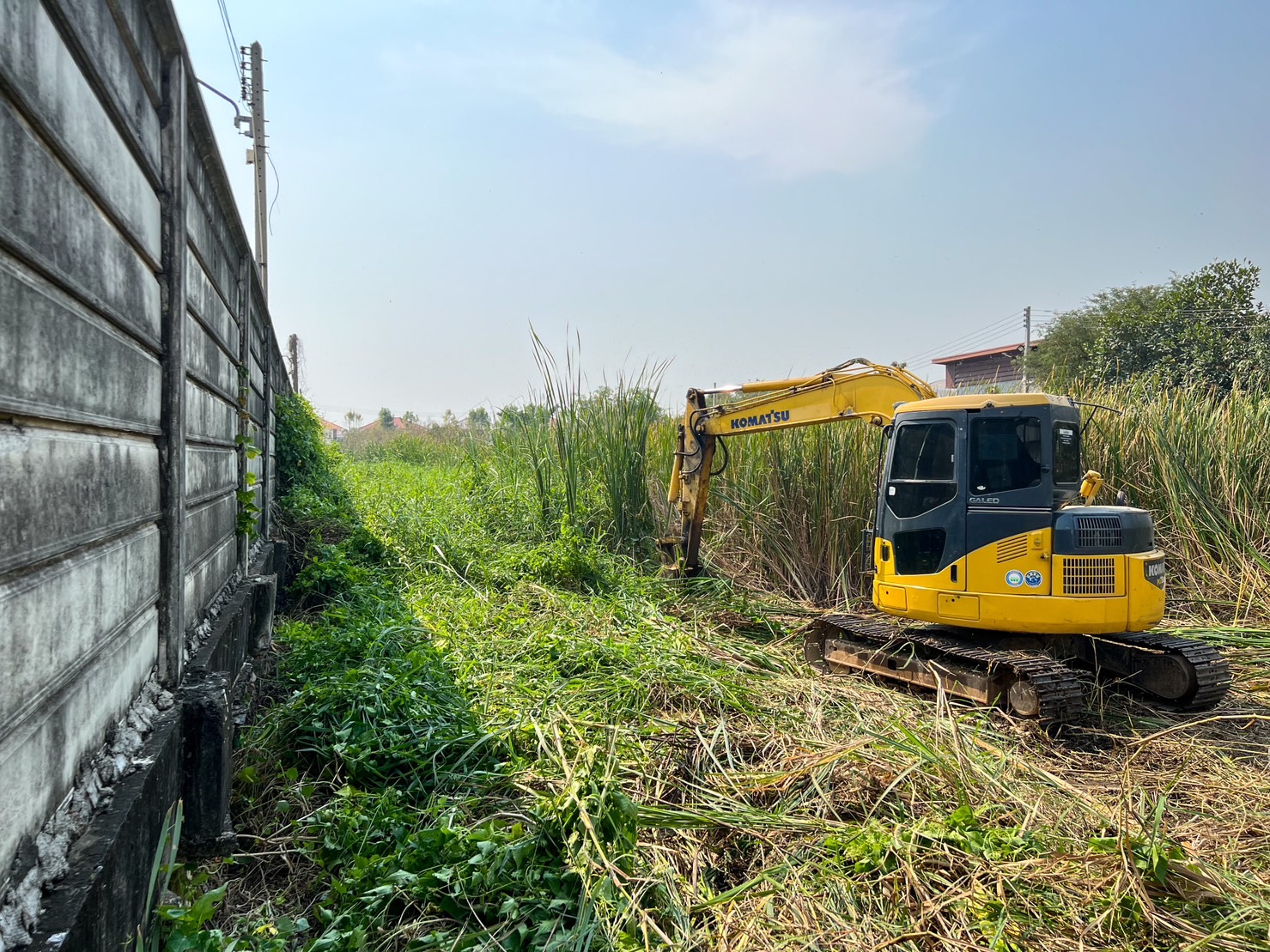 29 - https://sorphanlarnbackhoe.com | บริษัท ส.พันล้าน การโยธาและ ขนส่ง จำกัด - ให้เช่ารถแบคโฮ PC30 - PC120 รถบด 4 -10 ตัน  รถแทรกเตอร์ รถดั้มพ์ 3 คิว 5 คิว รายวัน/รายเดือน