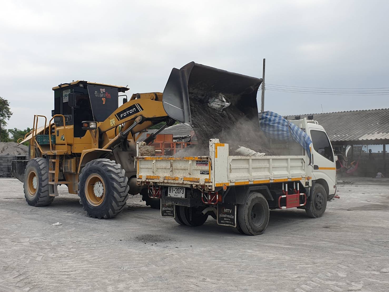 34 - https://sorphanlarnbackhoe.com | บริษัท ส.พันล้าน การโยธาและ ขนส่ง จำกัด - ให้เช่ารถแบคโฮ PC30 - PC120 รถบด 4 -10 ตัน  รถแทรกเตอร์ รถดั้มพ์ 3 คิว 5 คิว รายวัน/รายเดือน