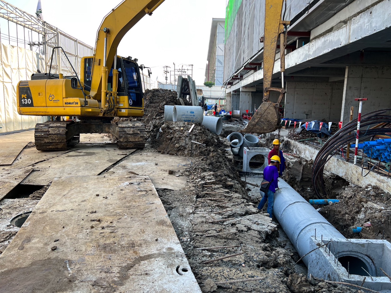 47 - https://sorphanlarnbackhoe.com | บริษัท ส.พันล้าน การโยธาและ ขนส่ง จำกัด - ให้เช่ารถแบคโฮ PC30 - PC120 รถบด 4 -10 ตัน  รถแทรกเตอร์ รถดั้มพ์ 3 คิว 5 คิว รายวัน/รายเดือน