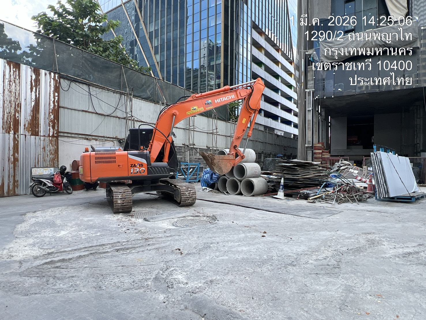 งานขุดวางท่อในเขตเมือง - บริษัท ส.พันล้าน การโยธาและขนส่ง จำกัด เช่าเครื่องจักร ถมที่ รื้อถอน